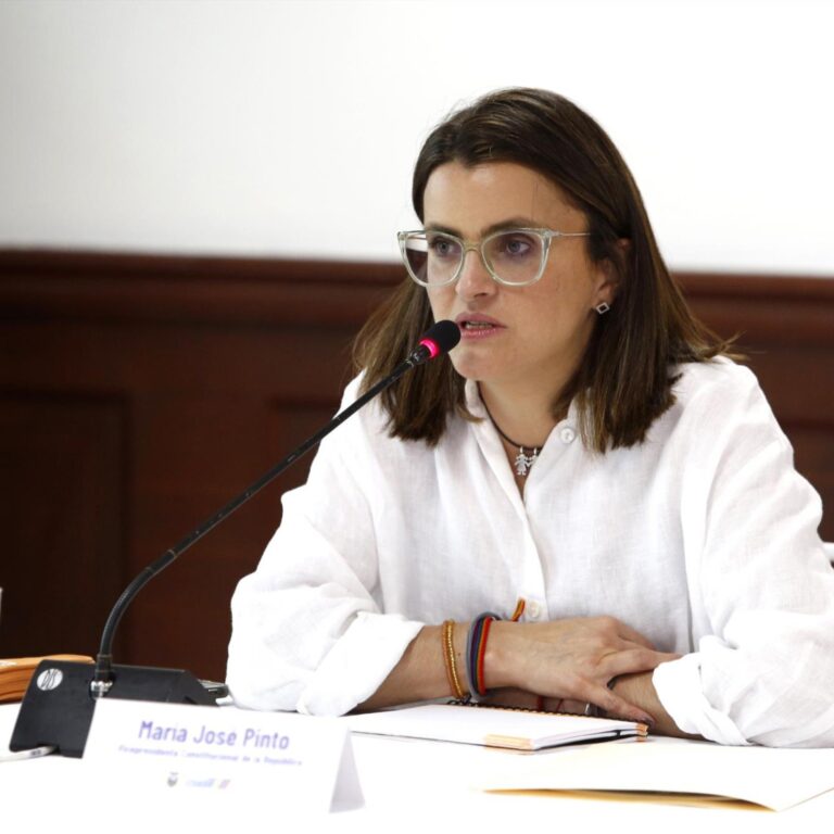 20251219_092326130_Marxa_Josx_Pinto_representarx_a_Noboa_en_el_Comitx_para_reducir_la_desnutricixn_infantil-0